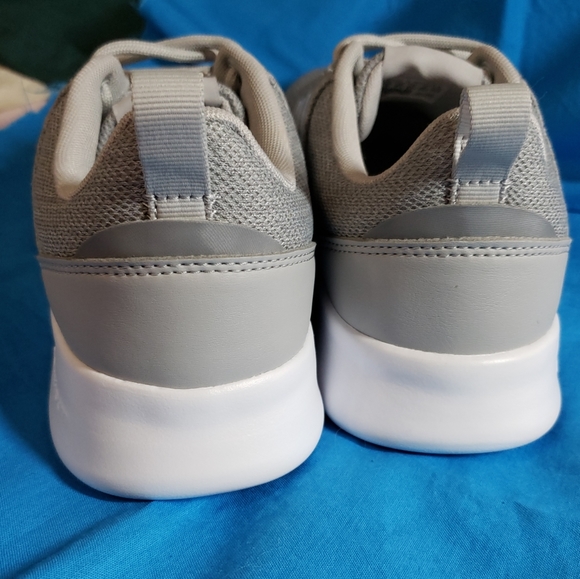 Women’s Adidas Cloudform Running Shoes - Picture 3 of 8